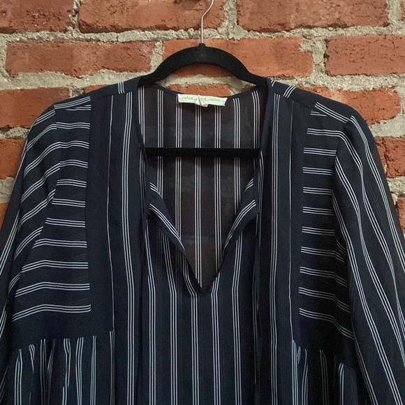 Staring at stars blouse - Picture 2 of 6